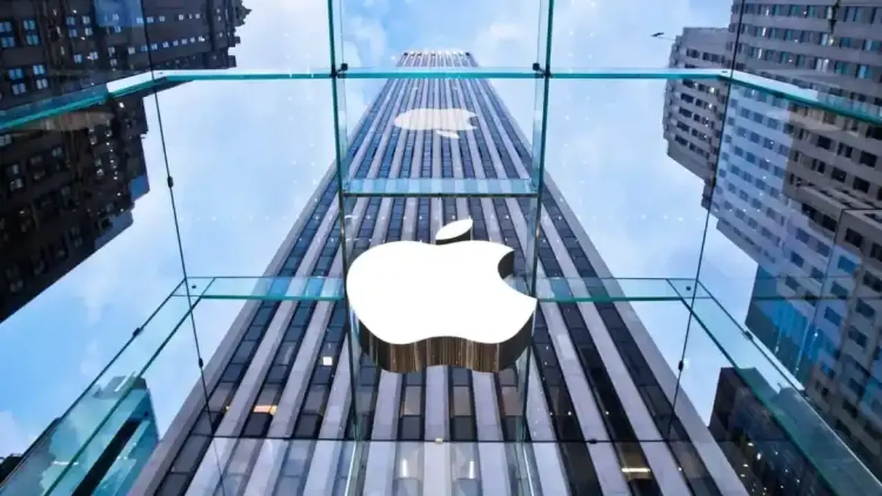 رغم تراجع المبيعات.. «أبل» تراهن على «آيفون آير»